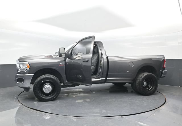 Used 2024 RAM 3500 Tradesman w/ Chrome Appearance Group AWD/4WD image 30