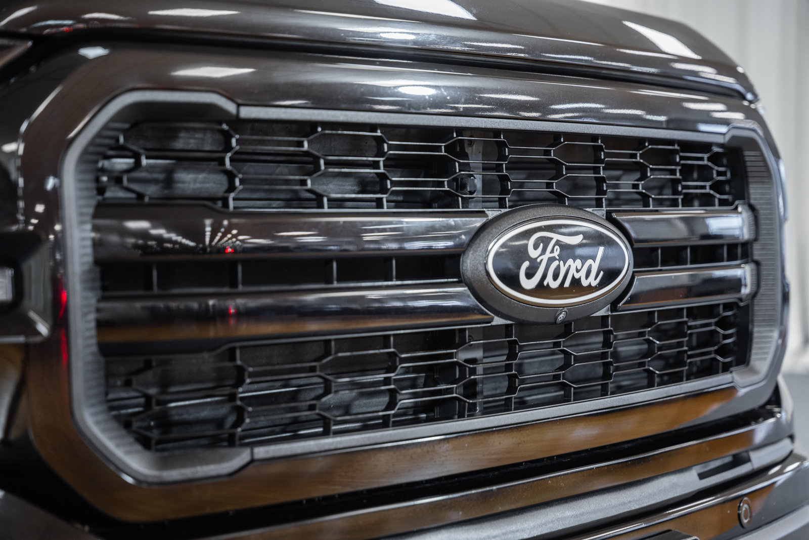 Certified 2024 Ford F150 Lariat w/ Equipment Group 502A High AWD/4WD image 8
