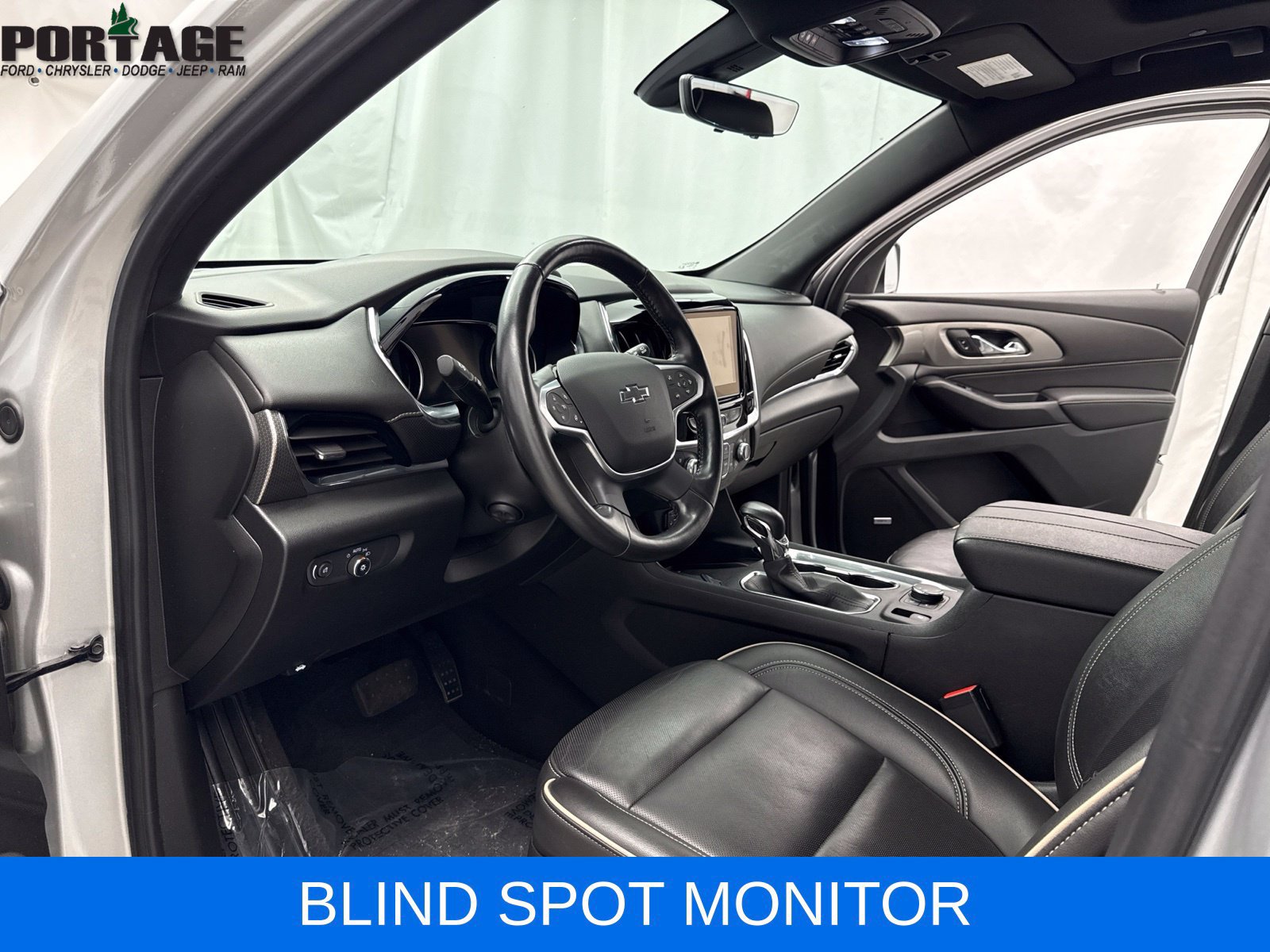 Used 2022 Chevrolet Traverse Premier w/ Redline Edition AWD/4WD image 10
