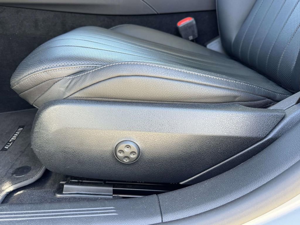 Used 2025 Mercedes-Benz E 450 4MATIC All-Terrain Wagon image 24