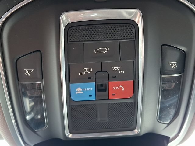 Used 2021 Jeep Grand Cherokee L Limited AWD/4WD image 28