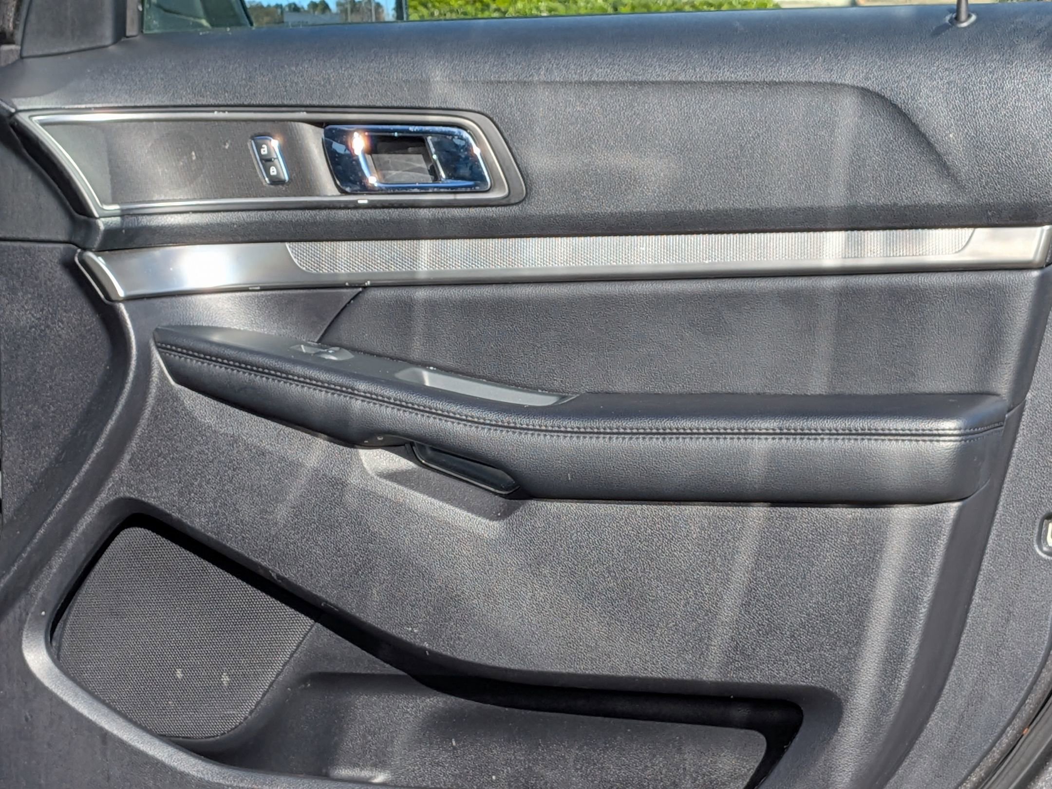 Certified 2019 Ford Explorer XLT w/ Equipment Group 201A image 33