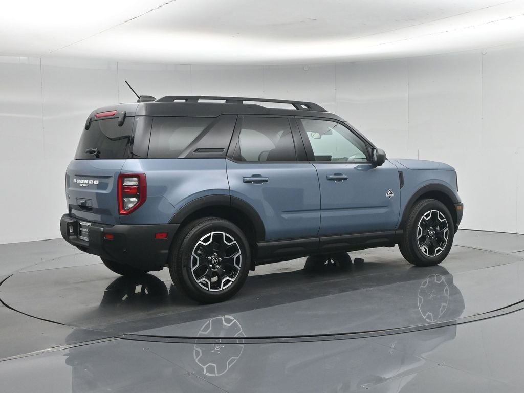 Certified 2025 Ford Bronco Sport Outer Banks w/ Outer Banks Tech Package+ AWD/4WD image 30
