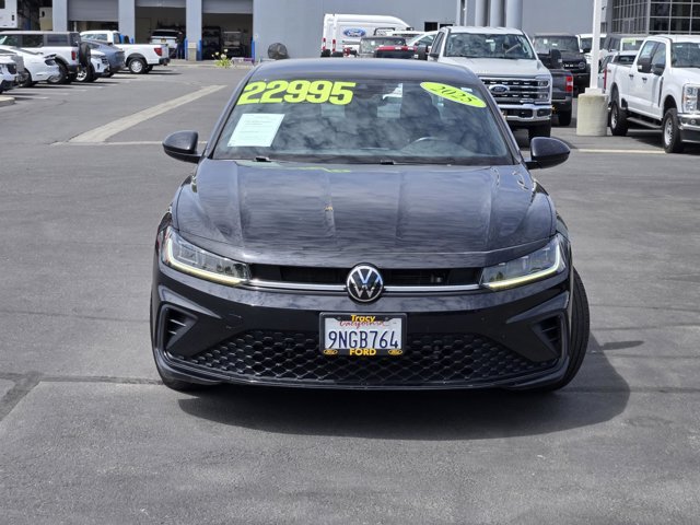 Used 2025 Volkswagen Jetta Sport FWD image 2