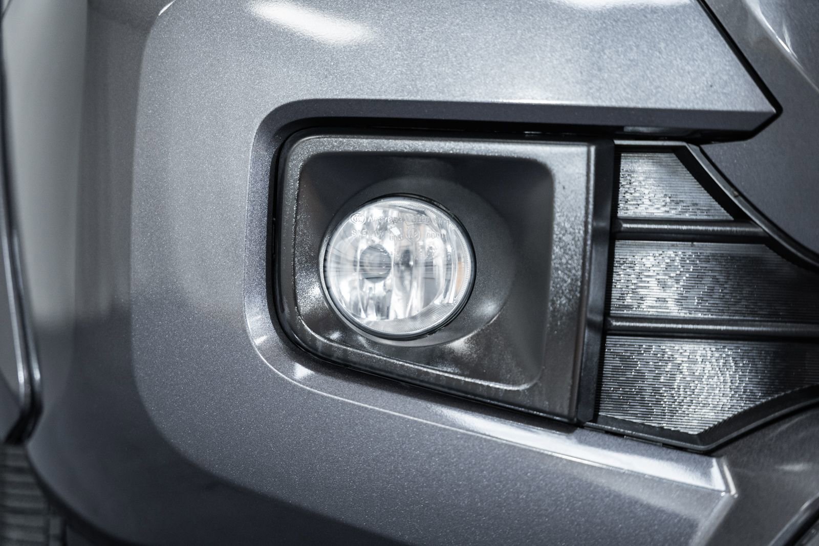 Used 2019 Toyota Tacoma TRD Sport image 9