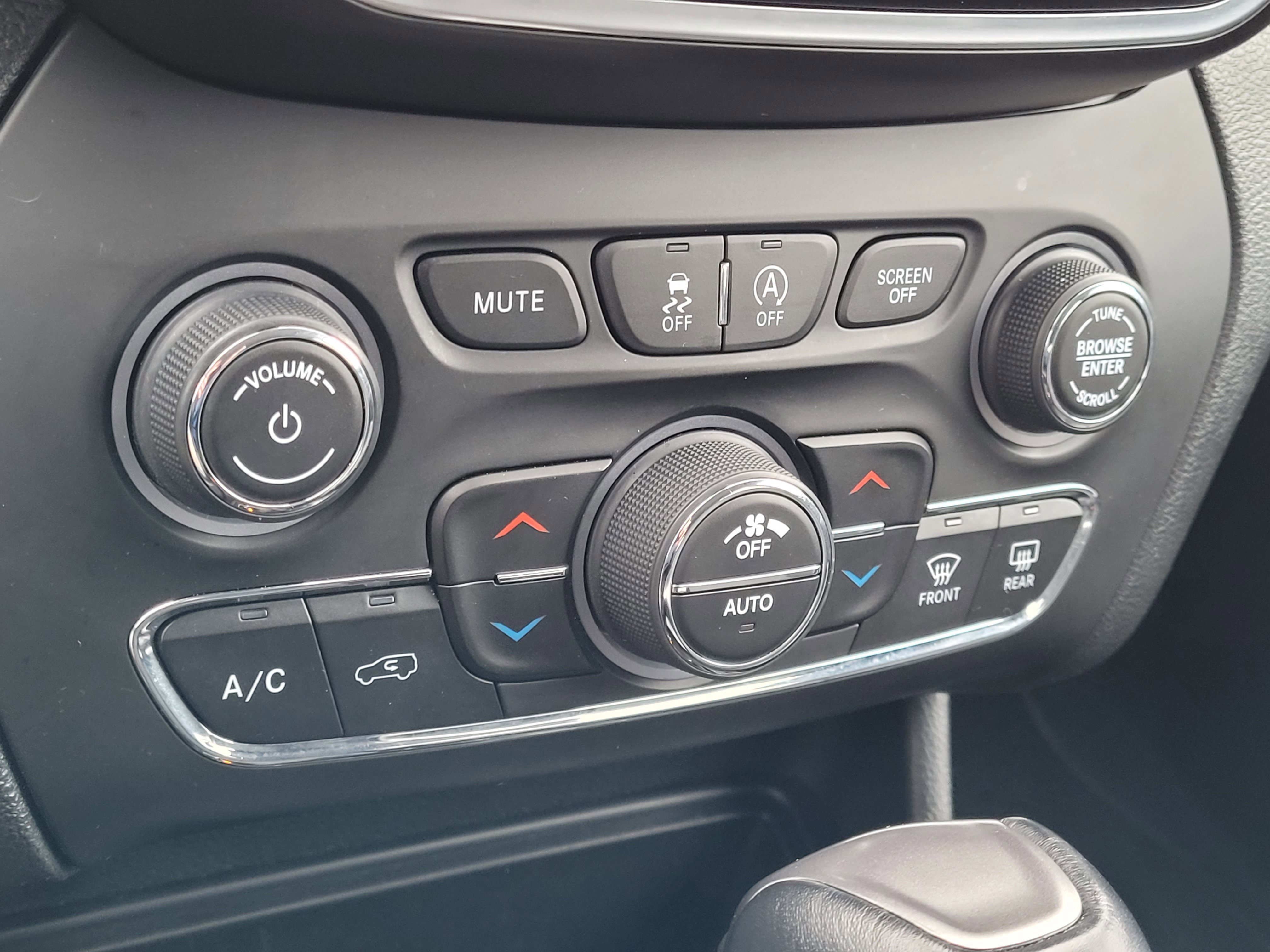 Used 2022 Jeep Cherokee Limited w/ Elite Package image 24