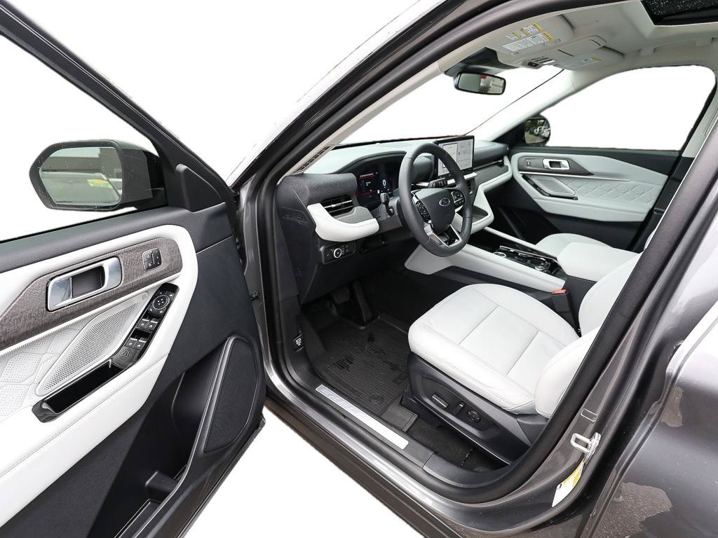 Certified 2026 Ford Explorer Platinum w/ LUX Leather Package AWD/4WD image 11