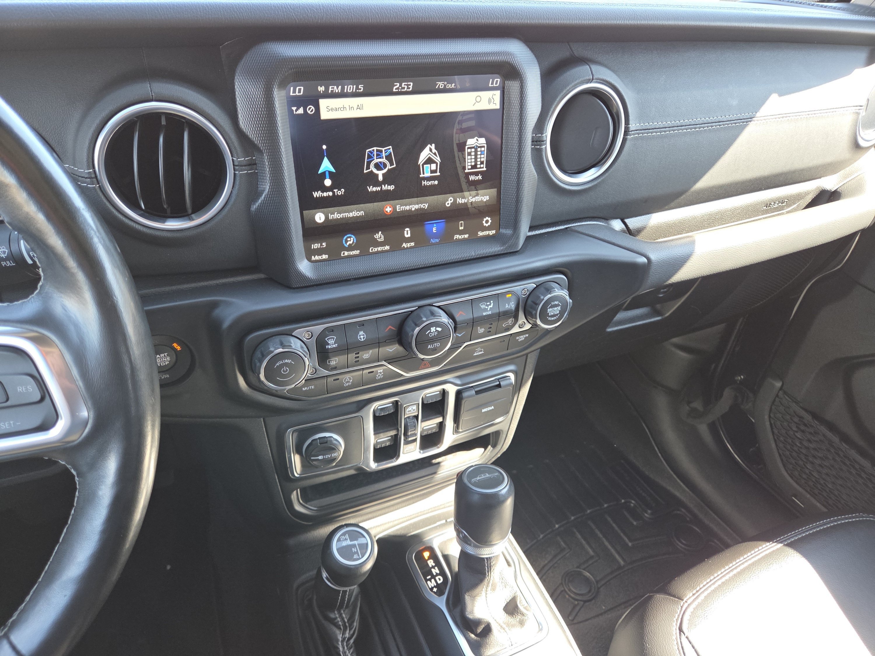 Used 2022 Jeep Gladiator Overland w/ Popular Equipment Package AWD/4WD image 35