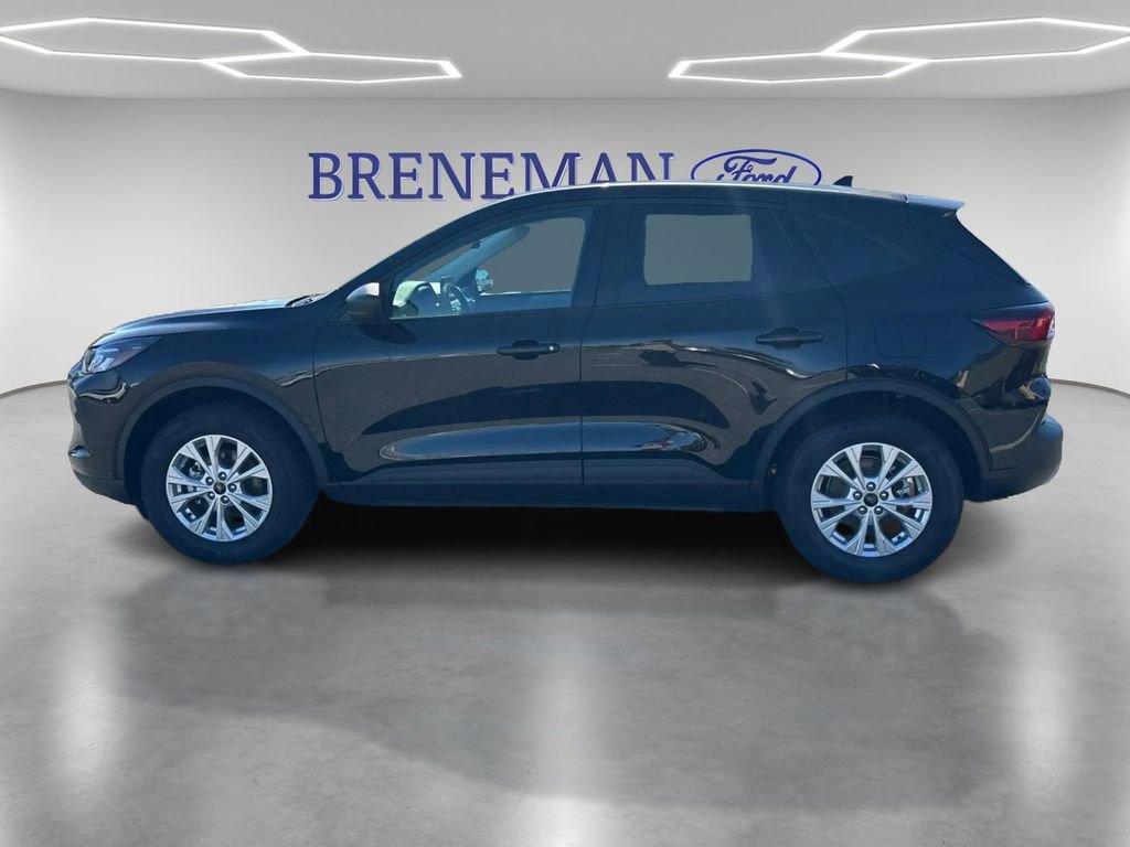 Certified 2025 Ford Escape Active w/ Cold Weather Package image 2