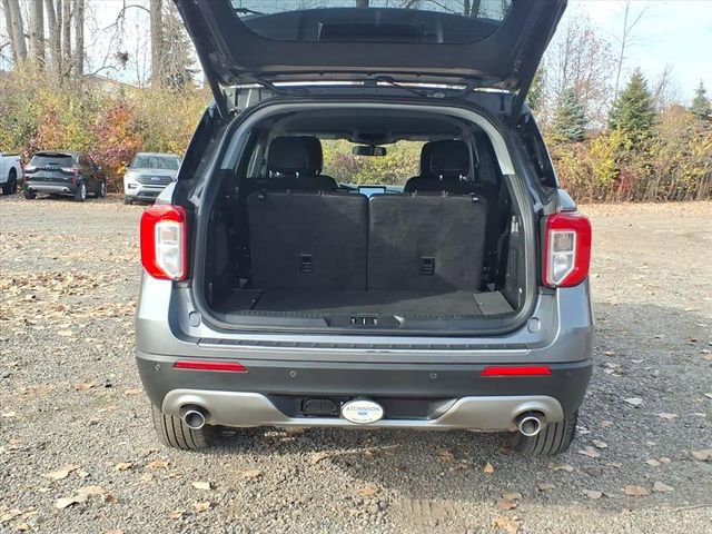 Certified 2023 Ford Explorer Limited w/ Equipment Group 301A image 9