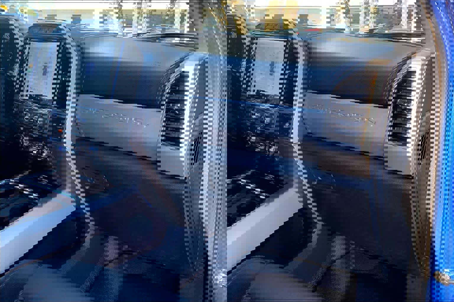 Certified 2022 Ford F350 Lariat w/ Tremor Off-Road Package image 18