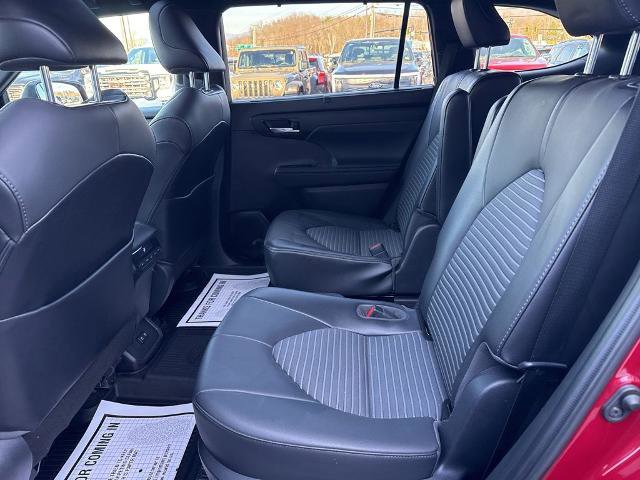 Used 2021 Toyota Highlander XSE image 22