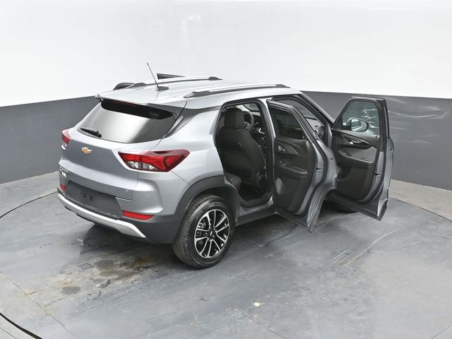 Used 2025 Chevrolet TrailBlazer LT AWD/4WD image 27