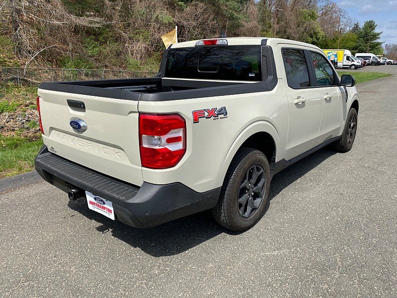 Certified 2024 Ford Maverick Lariat w/ FX4 Off-Road Package AWD/4WD image 7