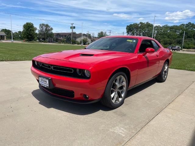 Used 2022 Dodge Challenger SXT w/ Plus Package RWD image 2