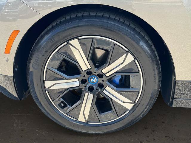 Used 2023 BMW iX xDrive50 w/ Premium Package AWD/4WD image 26