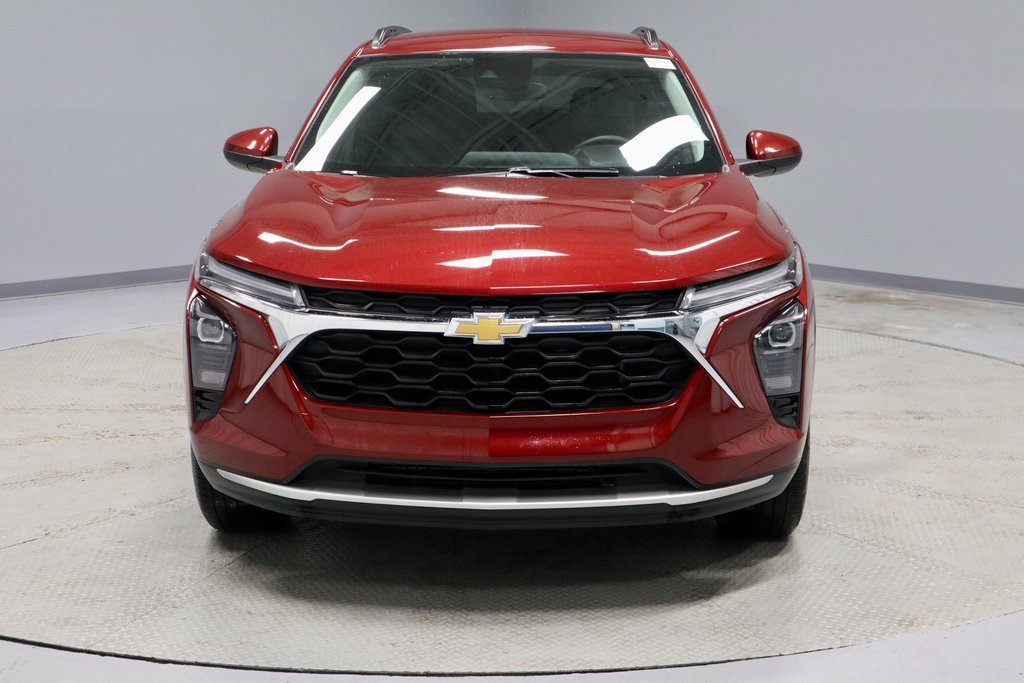 Used 2024 Chevrolet Trax LT w/ Driver Confidence Package image 8