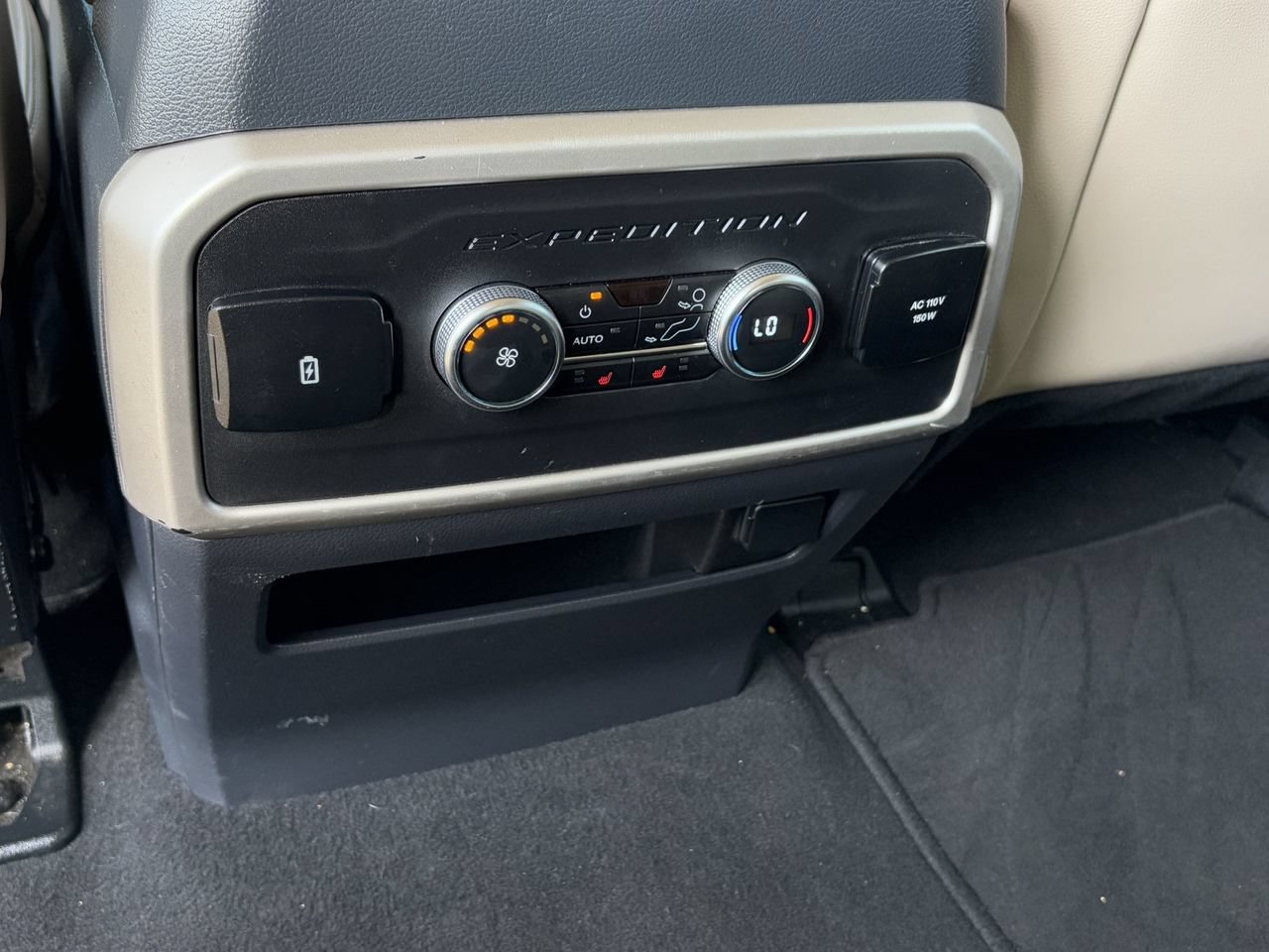 Certified 2024 Ford Expedition Limited RWD image 23