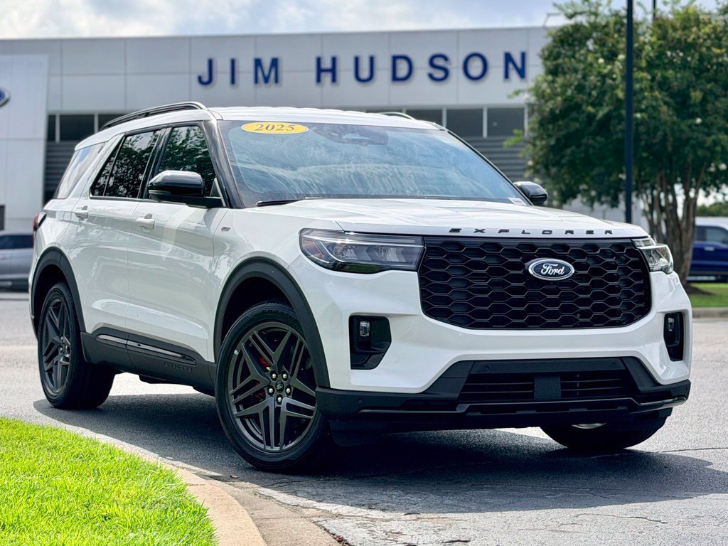 Certified 2025 Ford Explorer ST-Line w/ ST-Line Street Pack AWD/4WD image 2