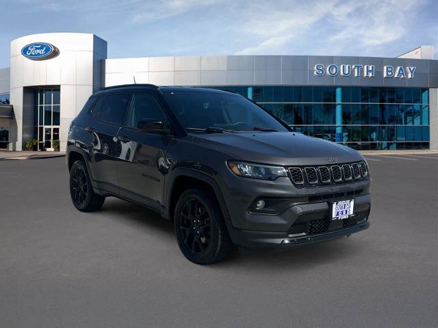 Used 2024 Jeep Compass Latitude w/ Convenience Group AWD/4WD image 7