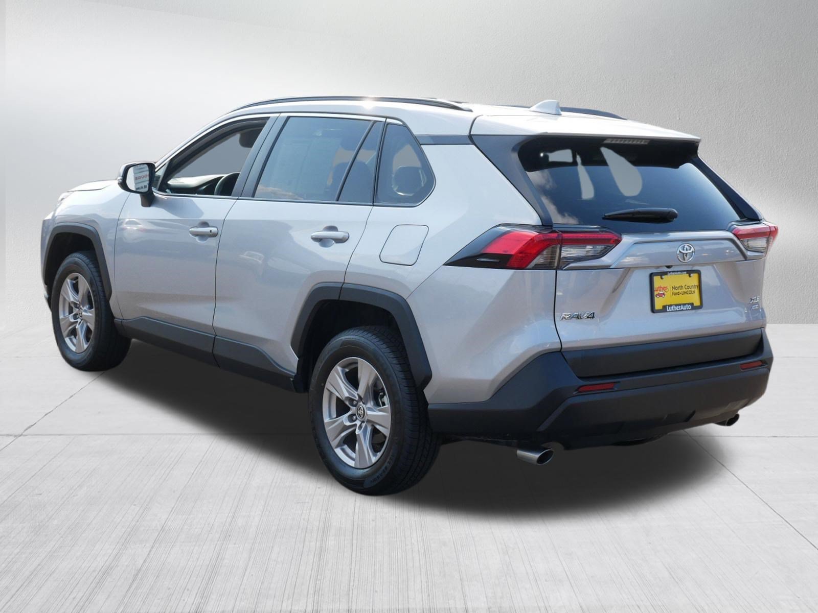Used 2025 Toyota RAV4 XLE AWD/4WD image 5