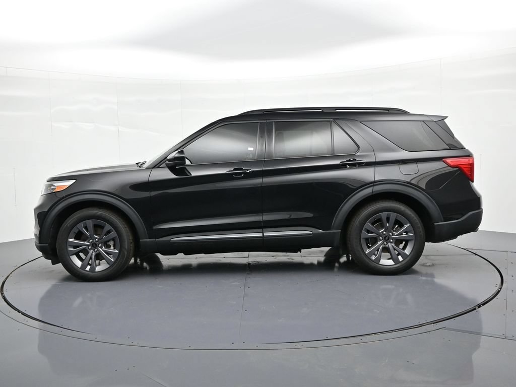 Certified 2022 Ford Explorer XLT w/ Equipment Group 202A RWD image 9