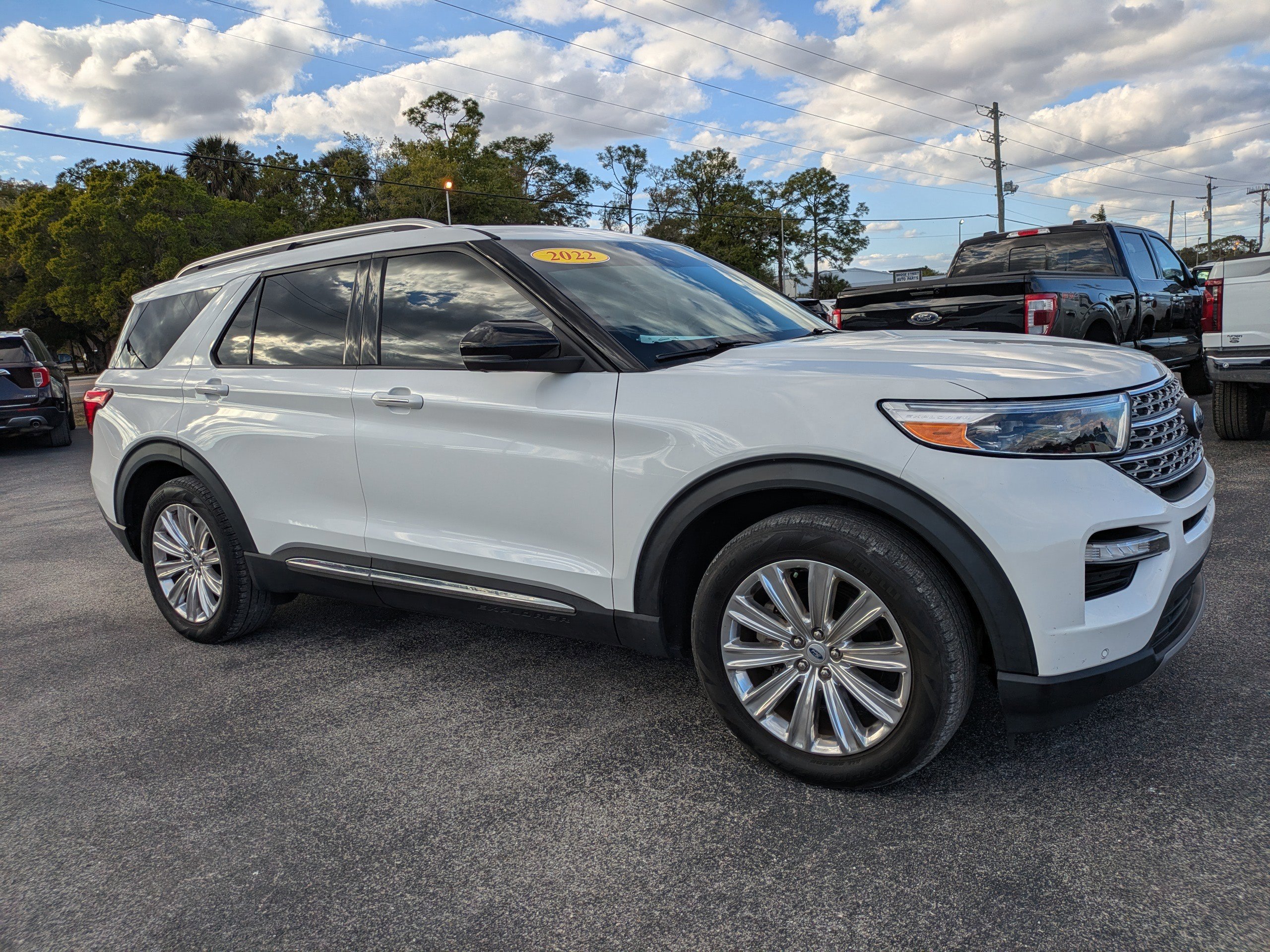 Certified 2022 Ford Explorer Limited w/ Limited Technology Package image 8