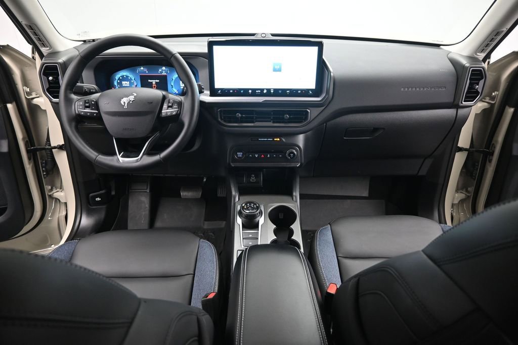 Certified 2025 Ford Bronco Sport Outer Banks w/ Outer Banks Tech Package+ AWD/4WD image 21