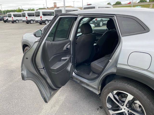Used 2024 Chevrolet Trax RS w/ Sunroof Package FWD image 29