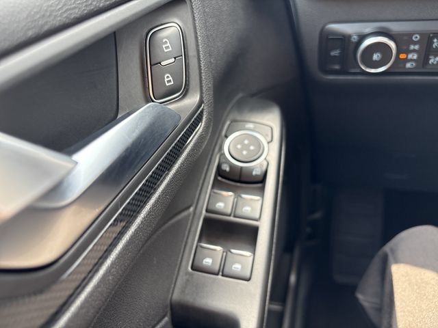 Certified 2025 Ford Escape ST-Line Select AWD/4WD image 29