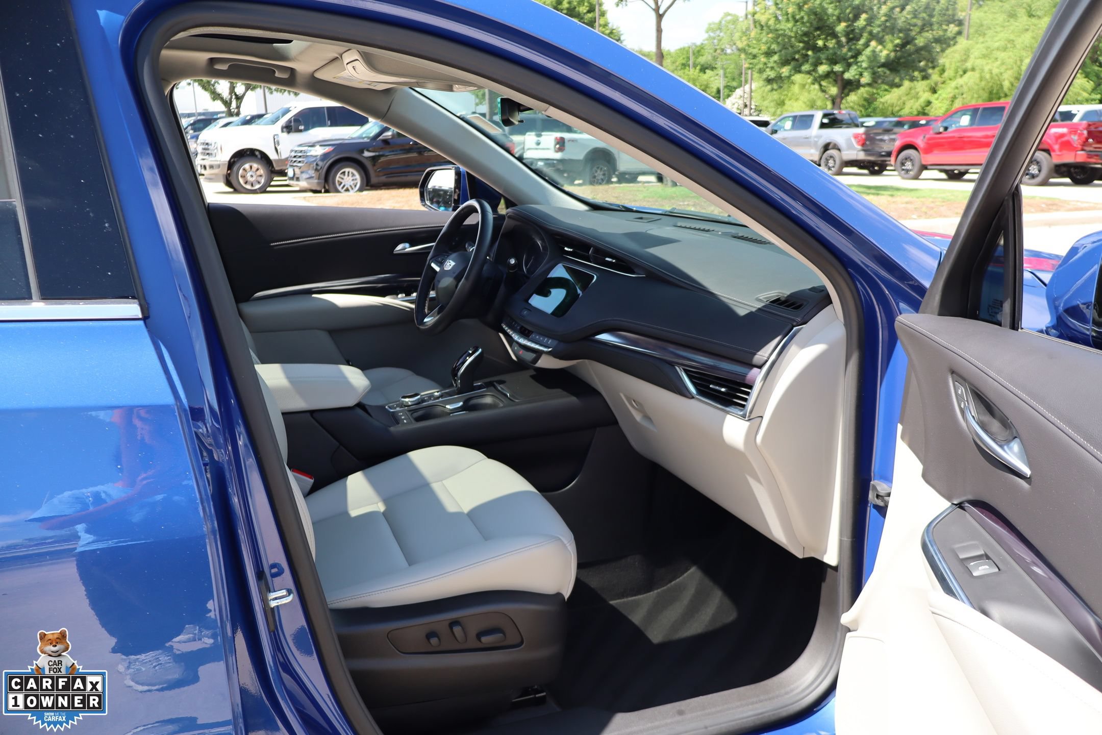 Used 2023 Cadillac XT4 Luxury FWD image 29