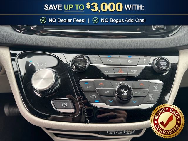 Used 2023 Chrysler Pacifica Touring-L FWD image 20