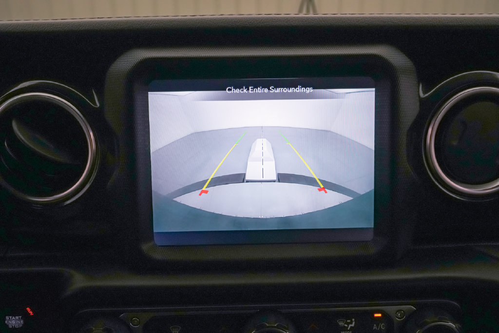 Used 2021 Jeep Wrangler Unlimited Sahara AWD/4WD image 19