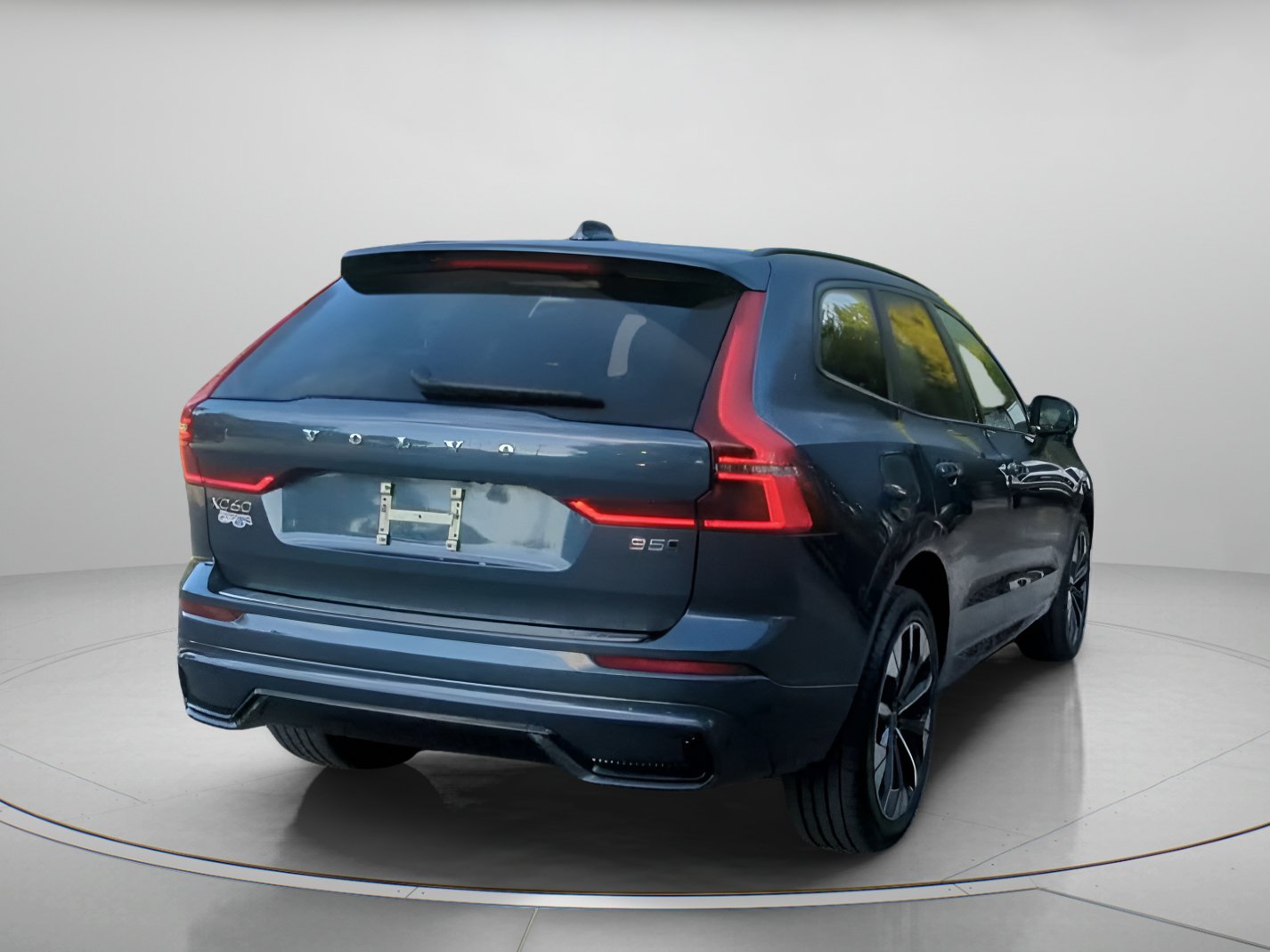 Used 2026 Volvo XC60 B5 Plus AWD/4WD image 26
