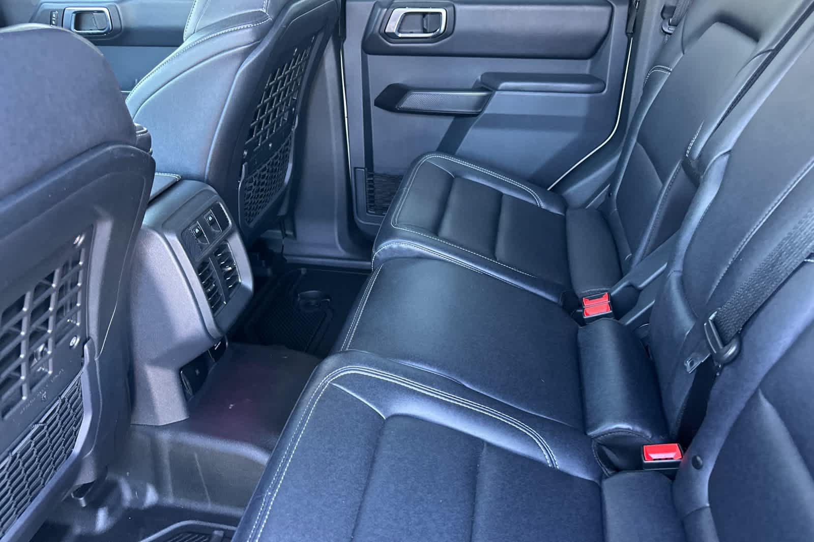 Certified 2025 Ford Bronco Badlands AWD/4WD image 13