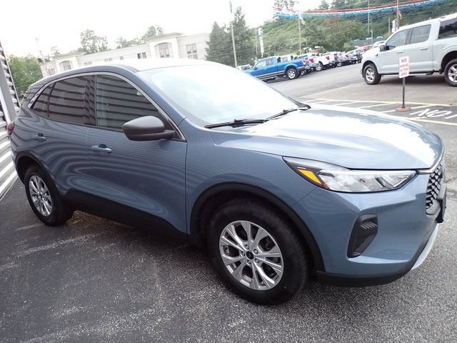 Certified 2023 Ford Escape Active AWD/4WD image 11