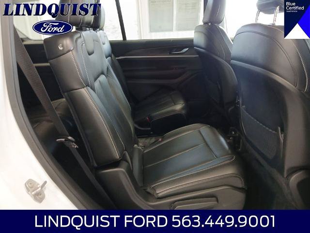 Used 2023 Jeep Grand Cherokee L Limited AWD/4WD image 18