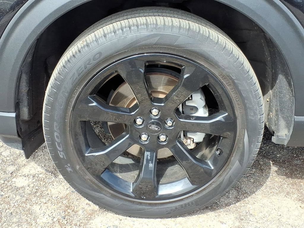 Certified 2023 Ford Explorer ST-Line AWD/4WD image 9