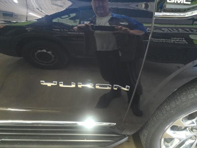 Used 2021 GMC Yukon XL SLT AWD/4WD image 3