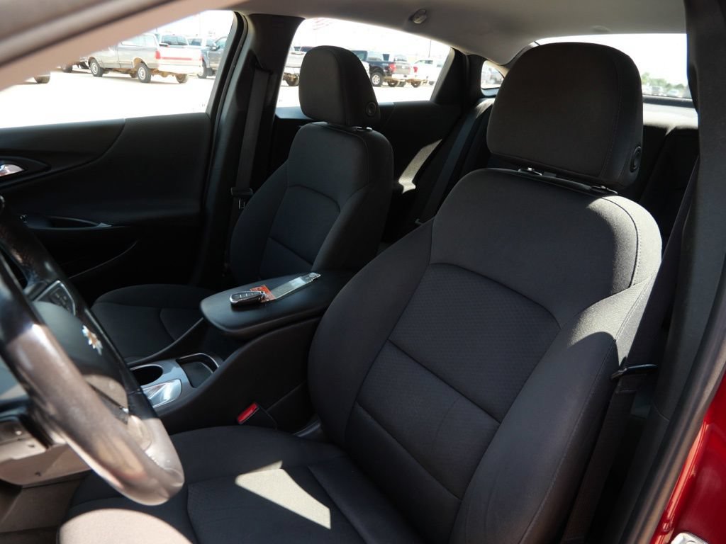 Used 2021 Chevrolet Malibu RS FWD image 19