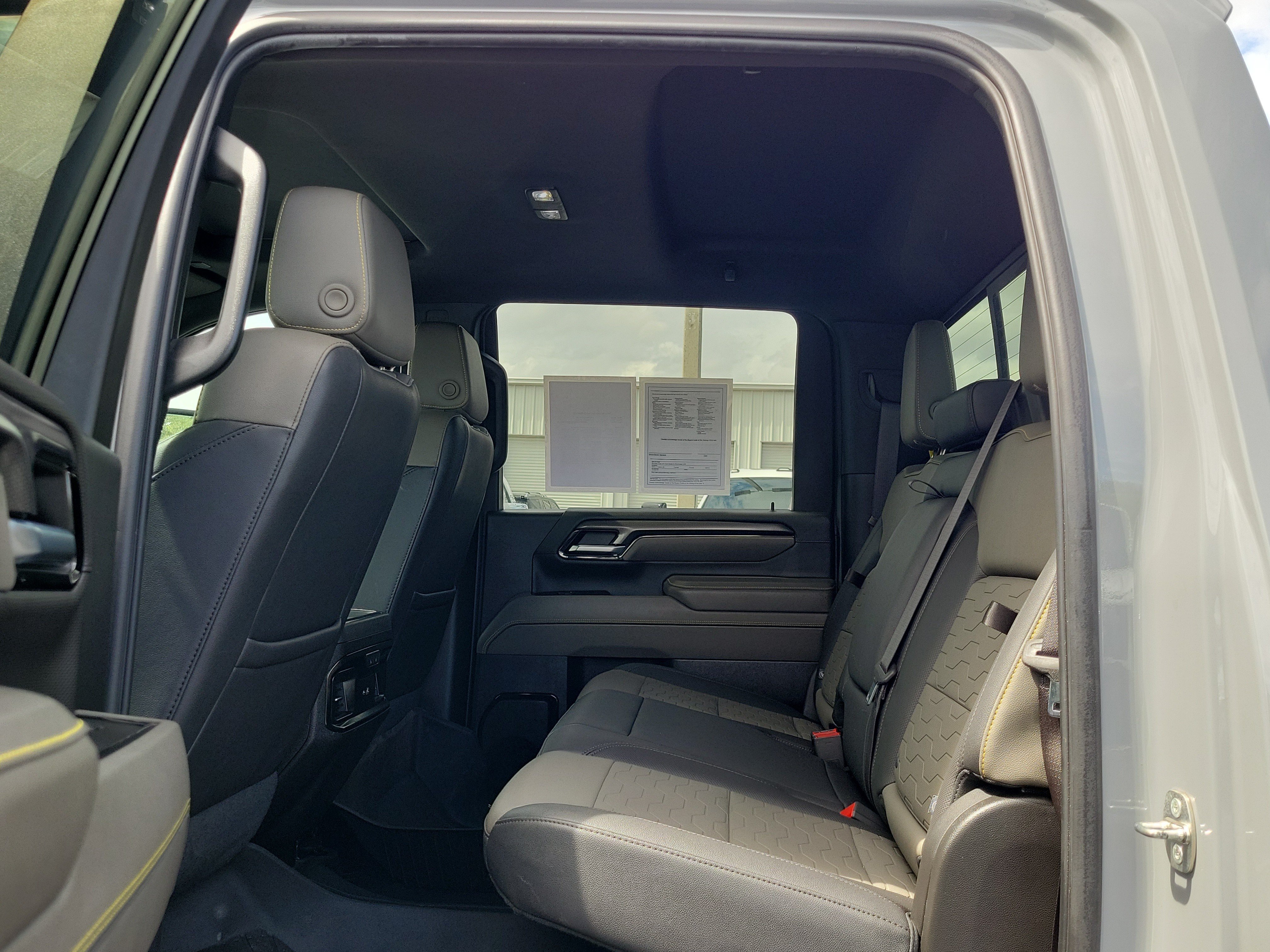 Used 2024 Chevrolet Silverado 2500 ZR2 w/ Technology Package AWD/4WD image 13