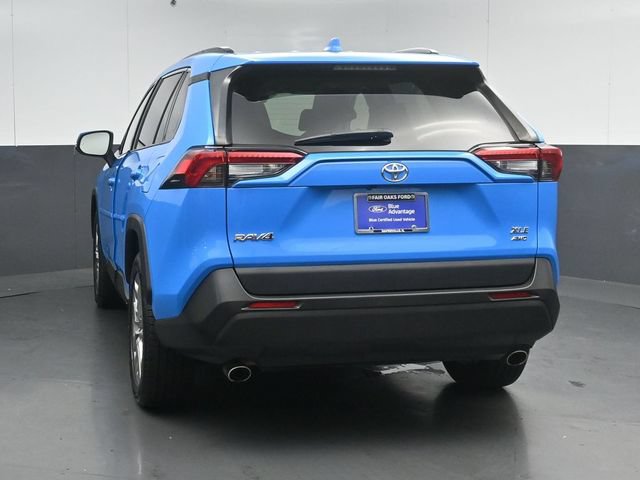 Used 2021 Toyota RAV4 XLE Premium AWD/4WD image 6