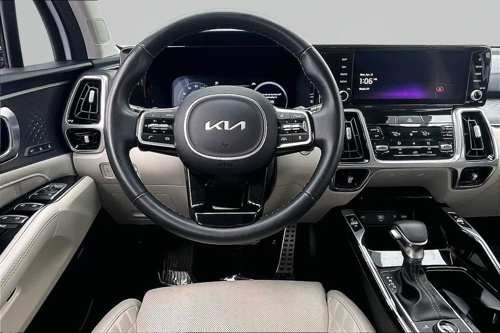 Used 2023 Kia Sorento SX AWD/4WD image 5