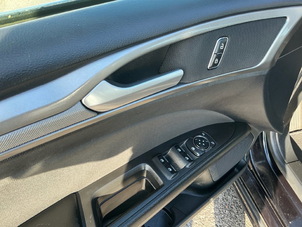 Certified 2020 Ford Fusion SE FWD image 16