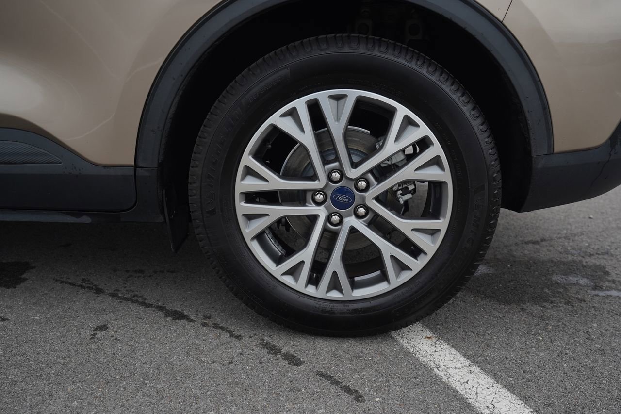 Certified 2021 Ford Escape SEL FWD image 38