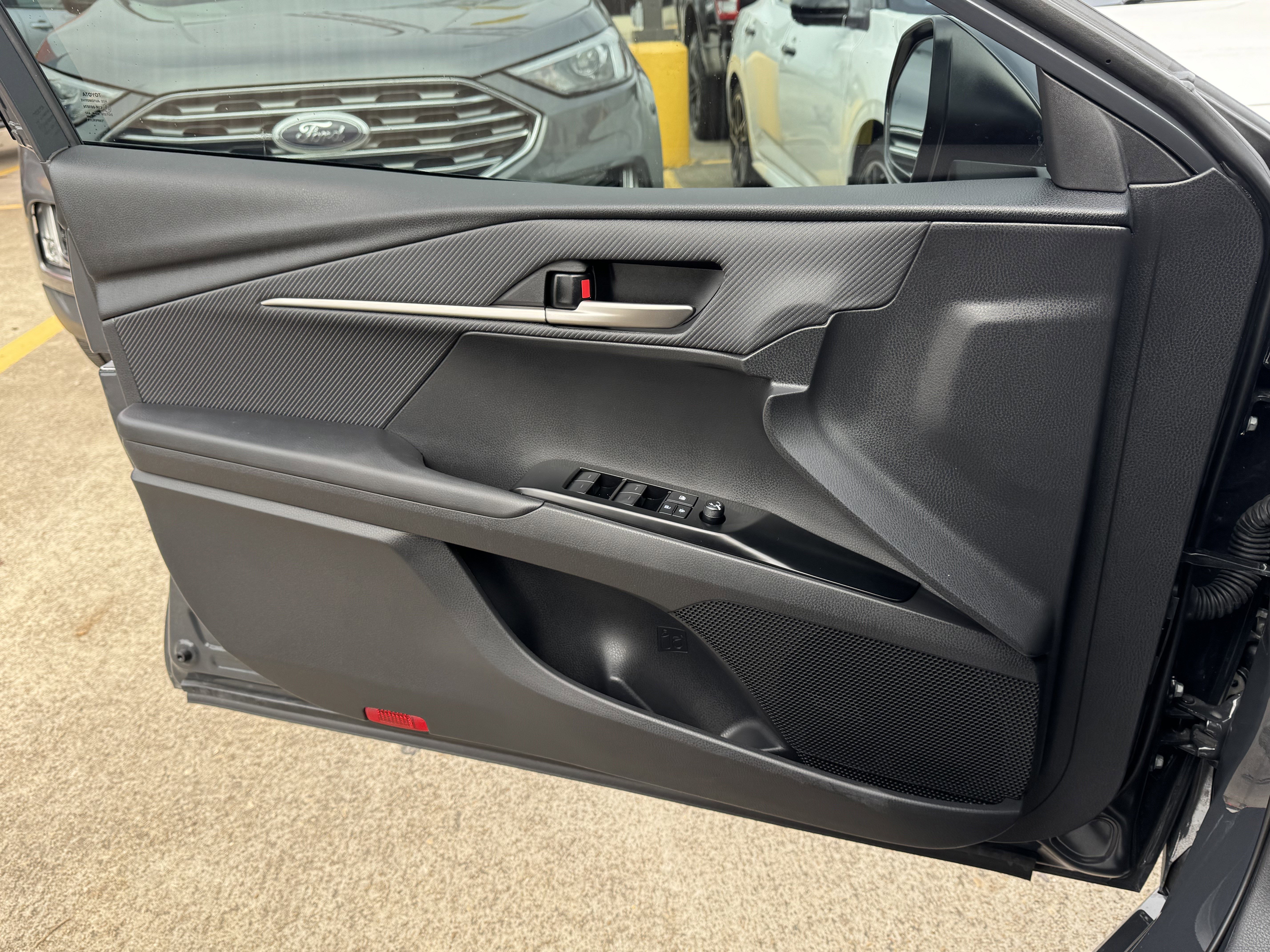 Used 2025 Toyota Camry LE image 22