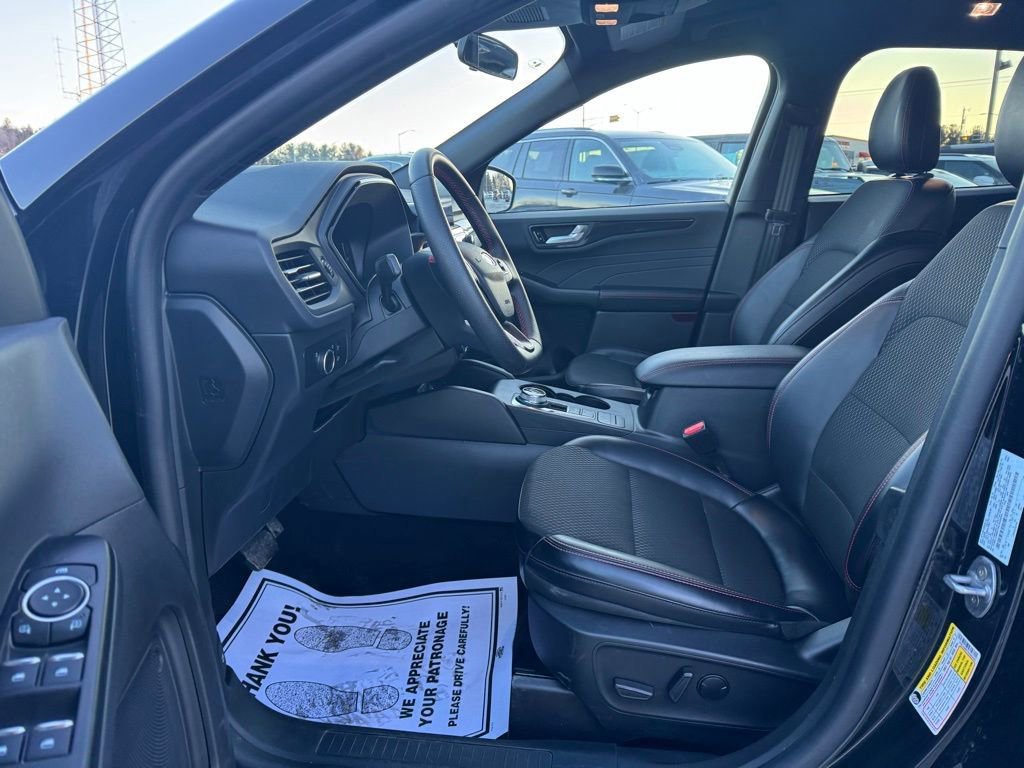 Certified 2025 Ford Escape ST-Line AWD/4WD image 14