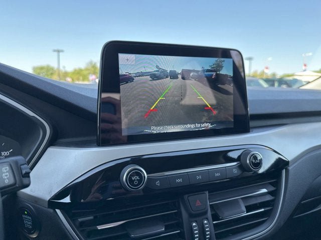 Certified 2022 Ford Escape SE w/ SE Sport Appearance Package FWD image 2