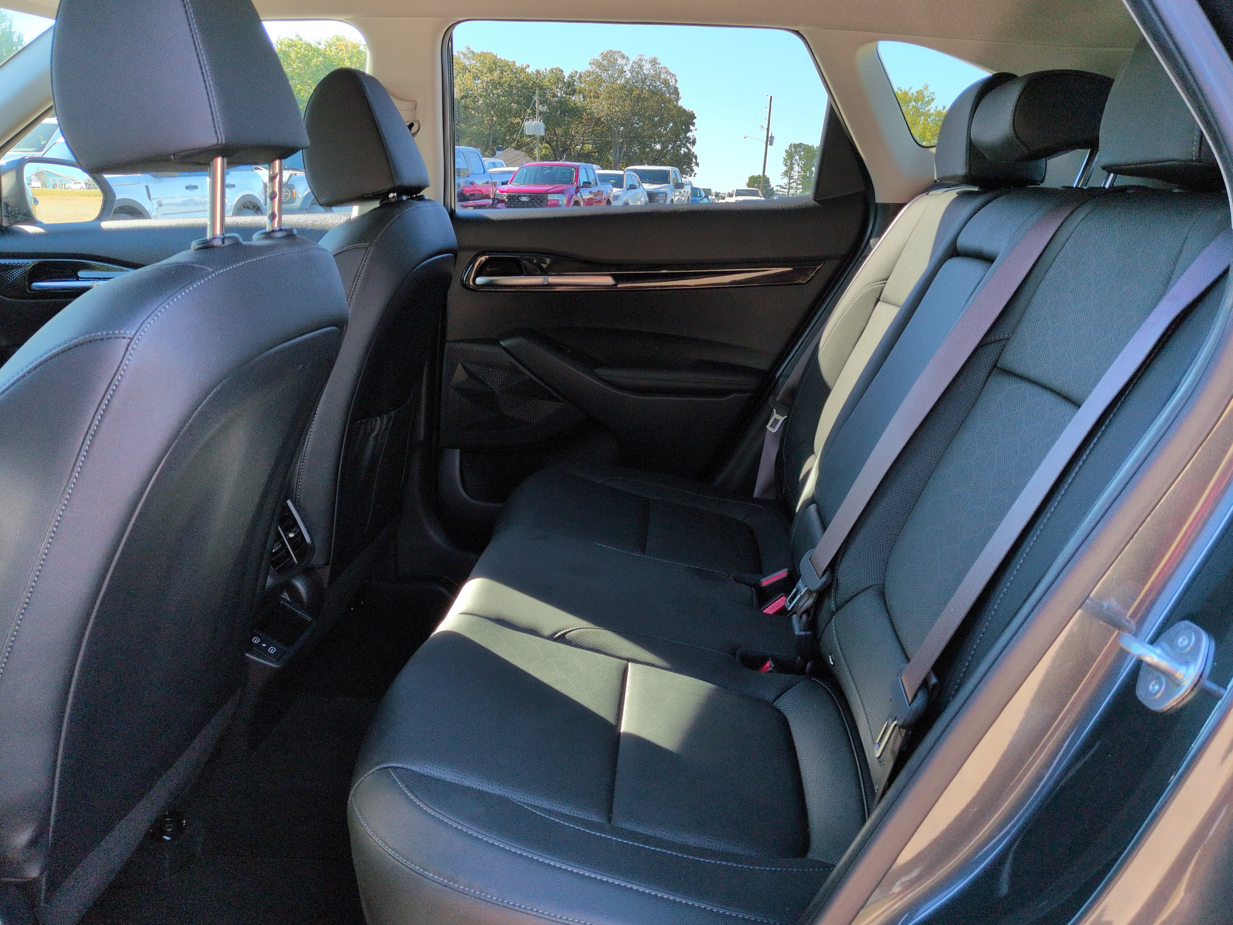 Used 2024 Kia Seltos EX FWD image 12