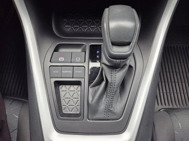 Used 2025 Toyota RAV4 XLE w/ Convenience Package FWD image 26
